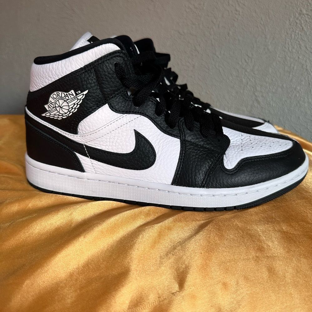 ๐๐๐๐๐Custom Jordan 1โsโHigh๐๐๐๐๐ - Picture 4 of 9